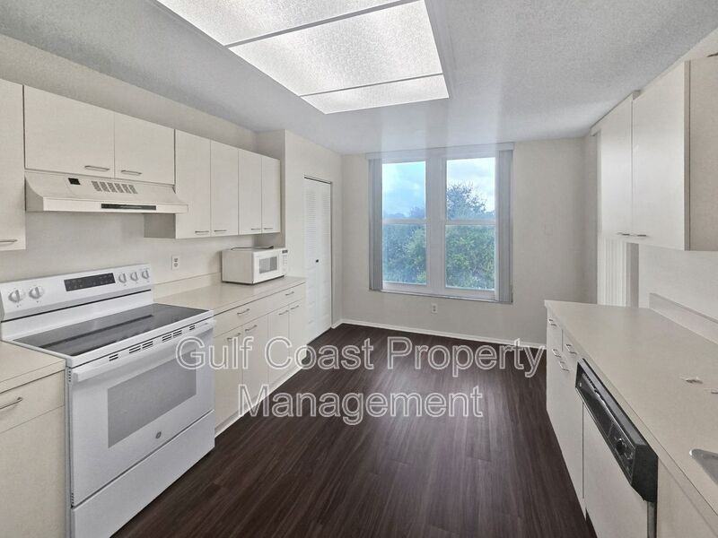 3780 Pinebrook Cir #301 - Photo 6 of 29