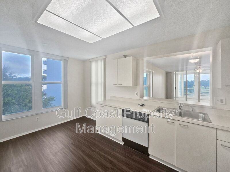 3780 Pinebrook Cir #301 - Photo 7 of 29