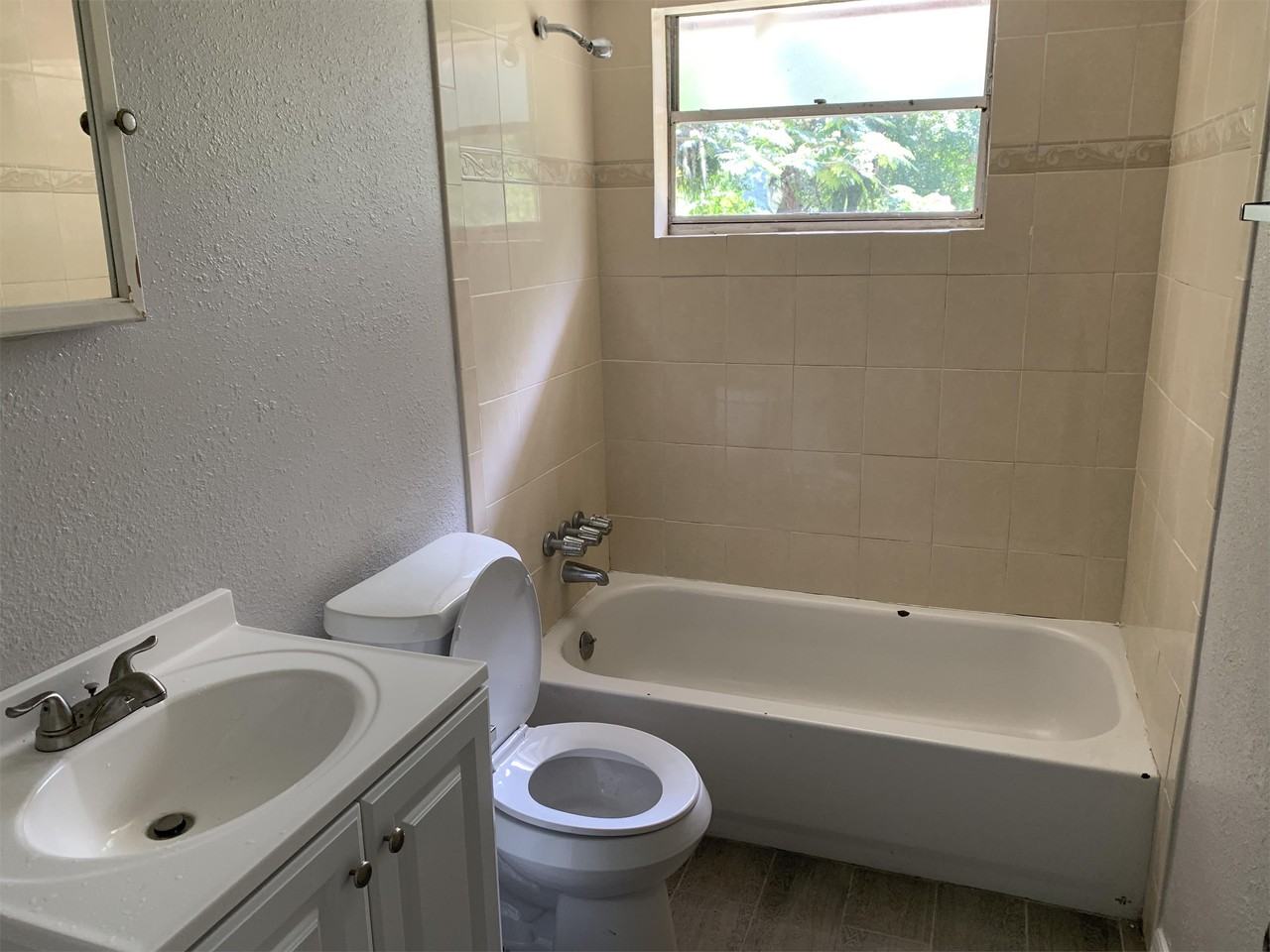 709 S Adelle Ave - Photo 7 of 8