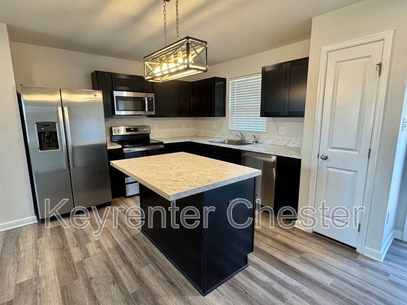 331 Chanticleer Dr - Photo 4 of 16