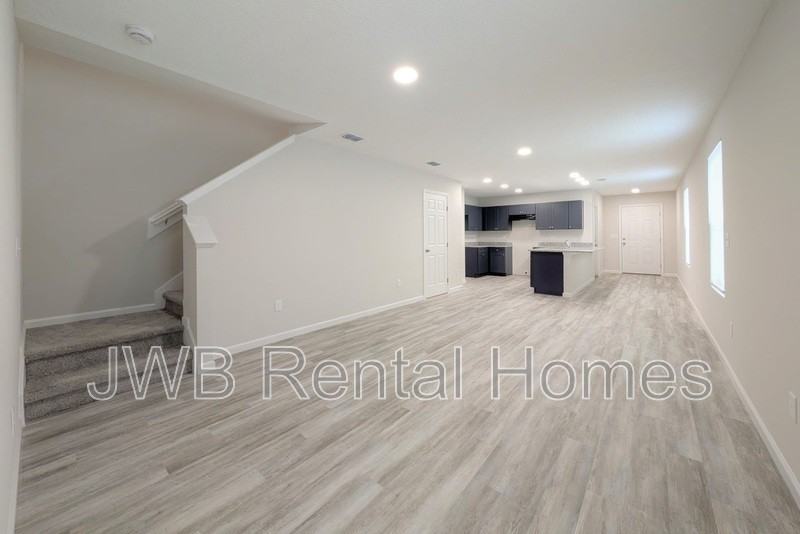 8825 Free Ave - Photo 5 of 19