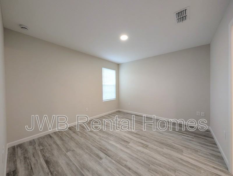 8827 Free Ave - Photo 7 of 19