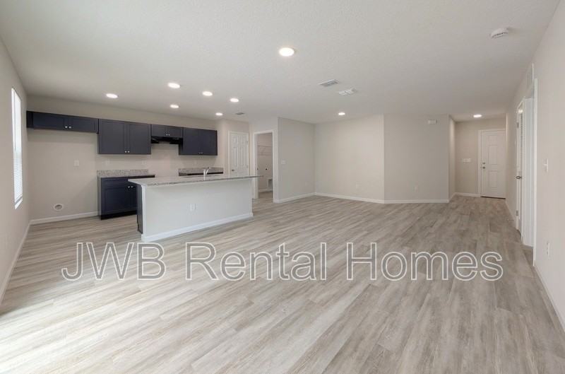 5461 Wabash Blvd - Photo 5 of 17