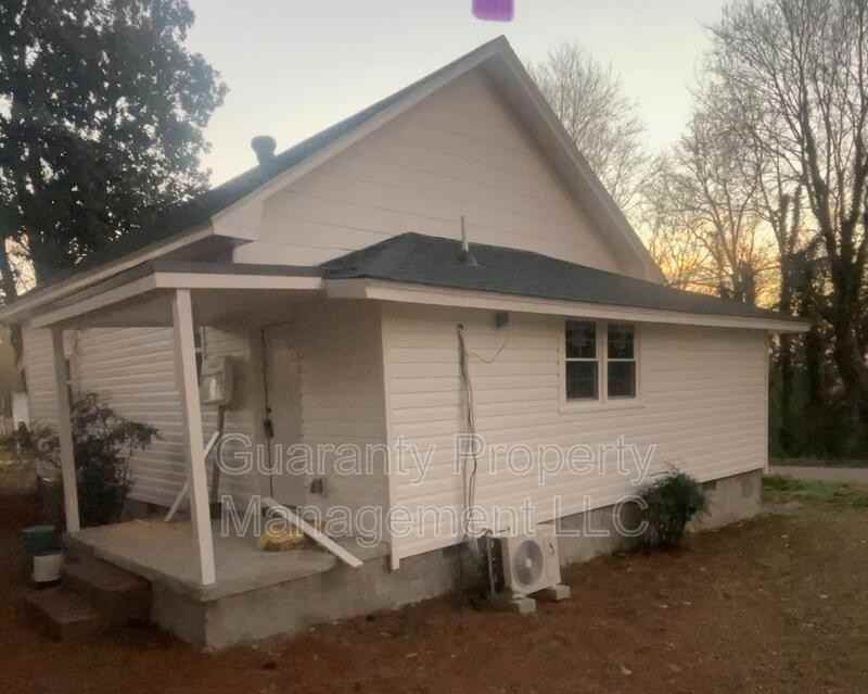 410 W I St - Photo 2 of 3