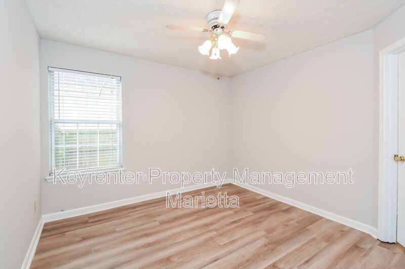 4819 Lake Park Ter - Photo 3 of 50