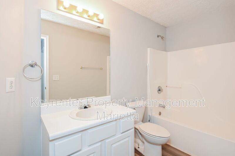 4819 Lake Park Ter - Photo 5 of 50