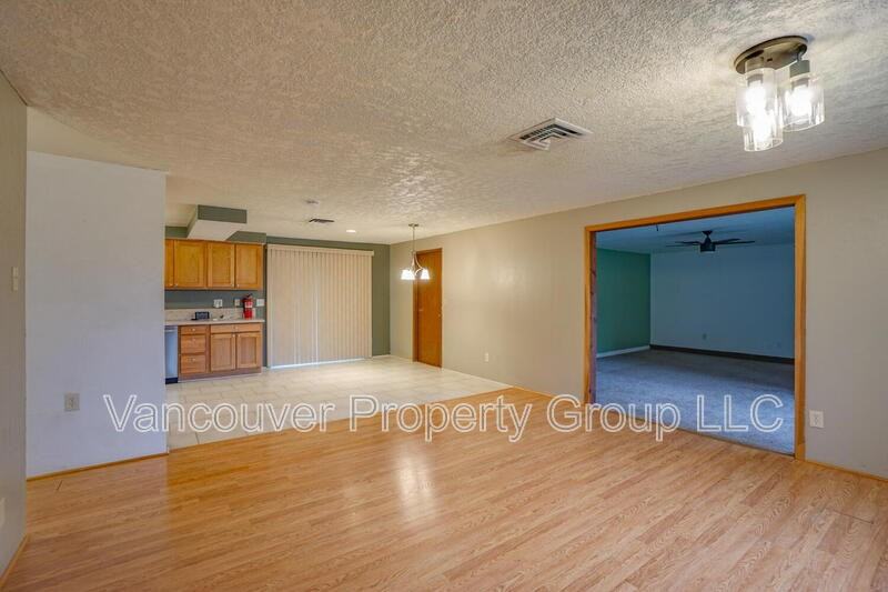 403 Ne 123rd Ave - Photo 3 of 27