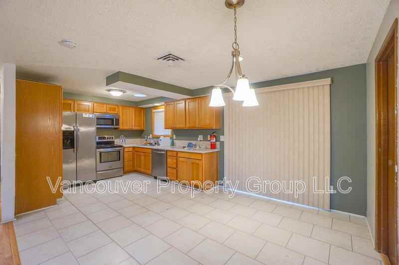 403 Ne 123rd Ave - Photo 7 of 27