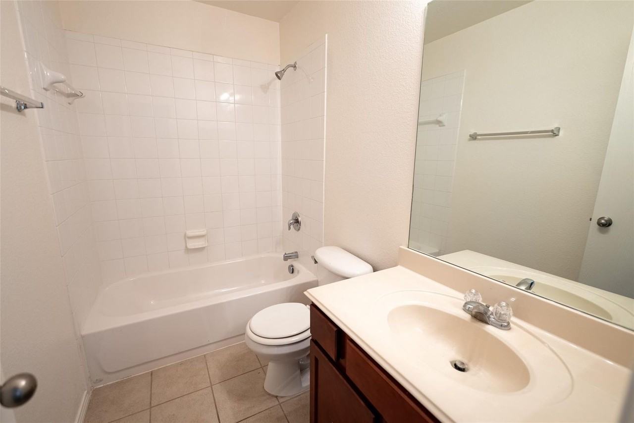 1837 Walnut Way - Photo 4 of 14