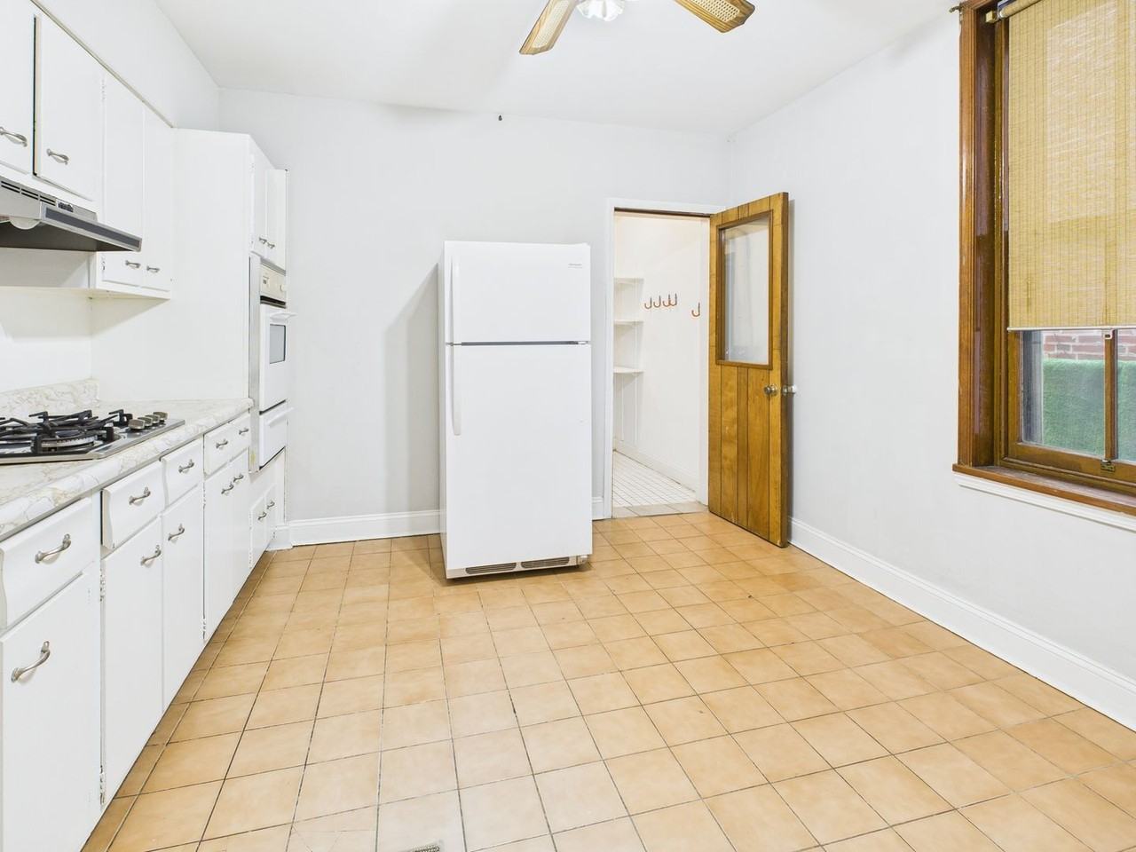 787 N 27th St - Photo 4 of 16