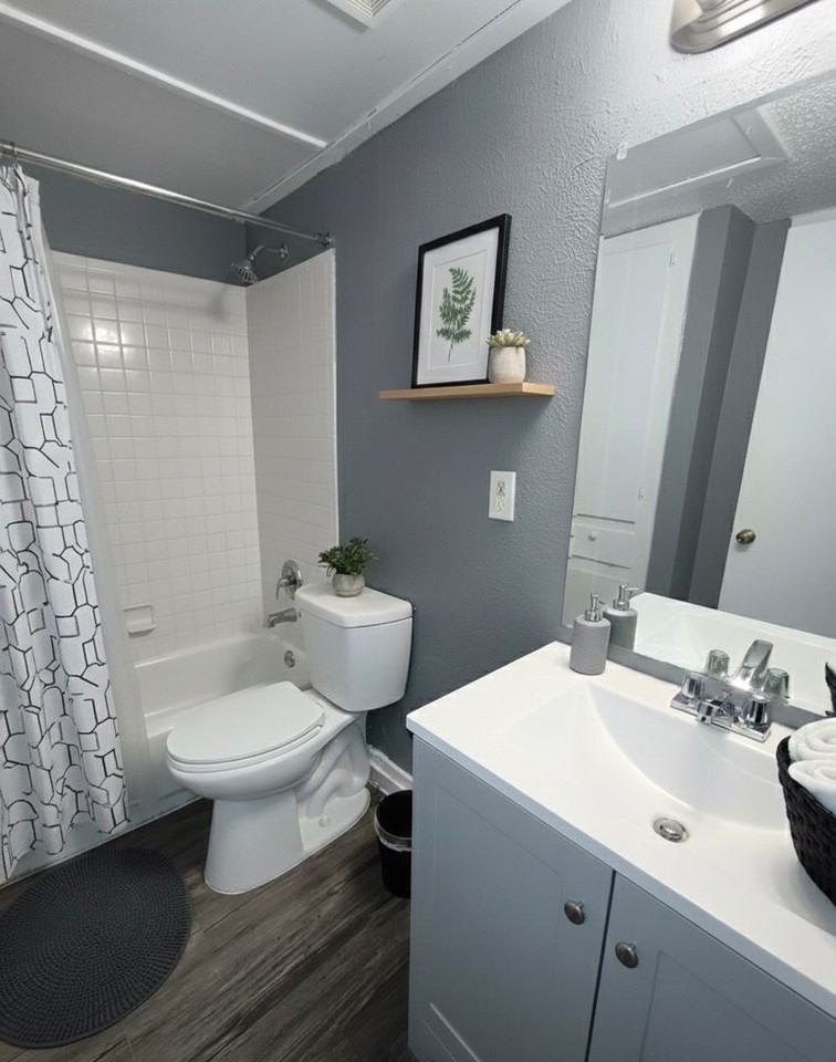 Spanish Village Apartments - Photo 4 of 5