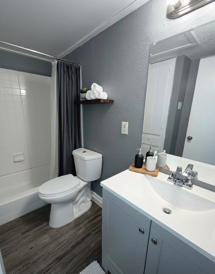 Spanish Village Apartments - Photo 5 of 5