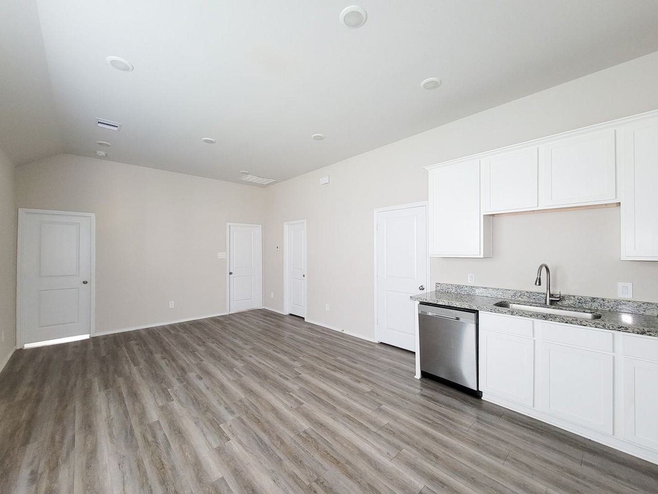 11720 White Cedar St - Photo 3 of 30