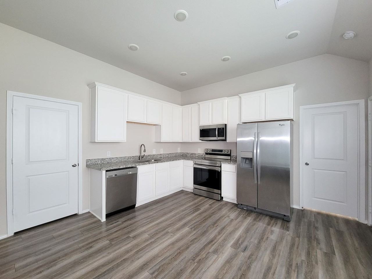 11720 White Cedar St - Photo 4 of 30