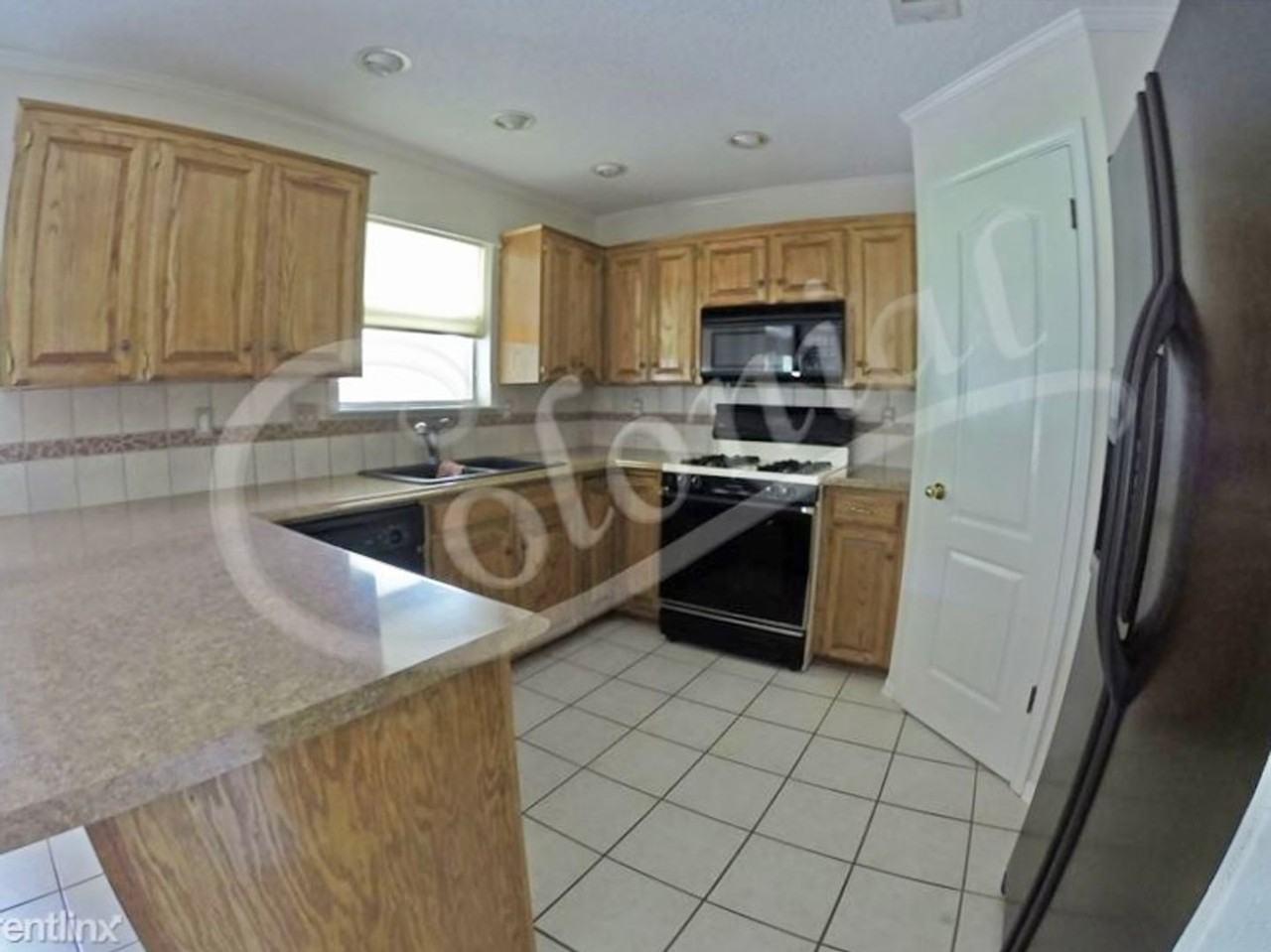 706 Man O War Dr - Photo 7 of 18