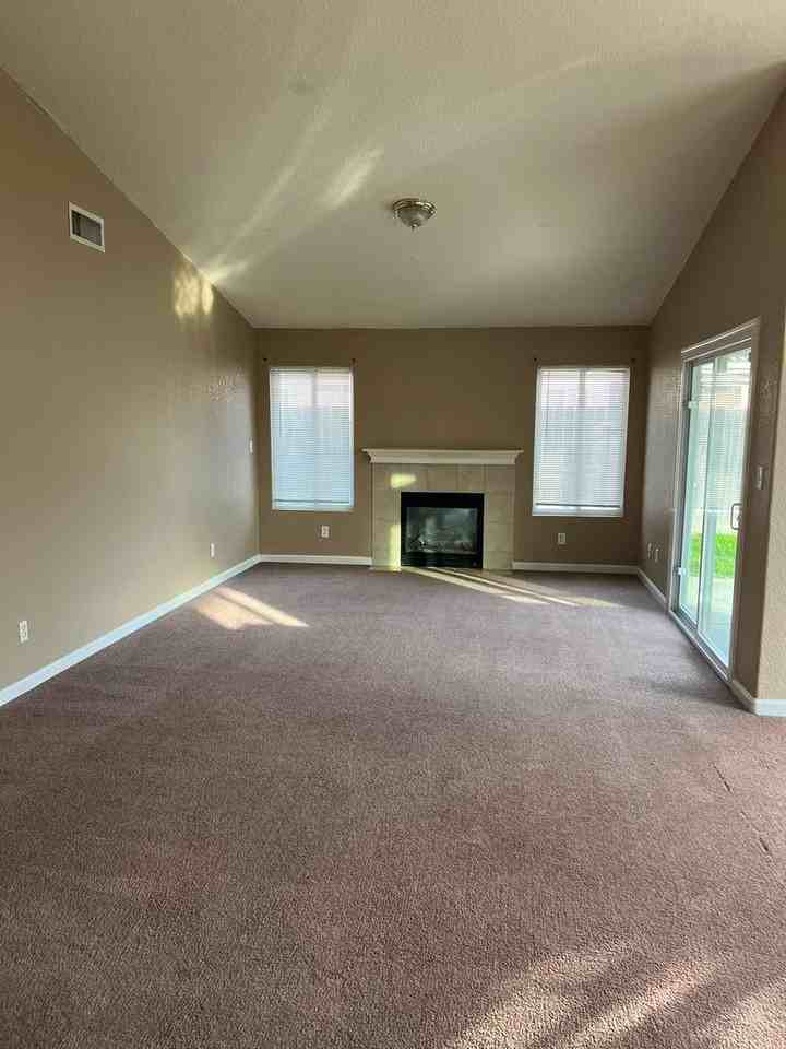 706 Vino Ct - Photo 2 of 12