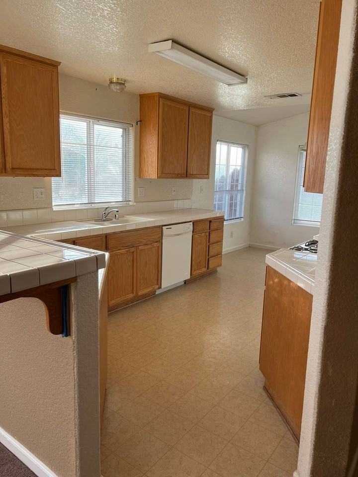 706 Vino Ct - Photo 5 of 12