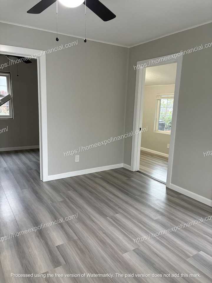 10060 Portola Ave - Photo 4 of 26