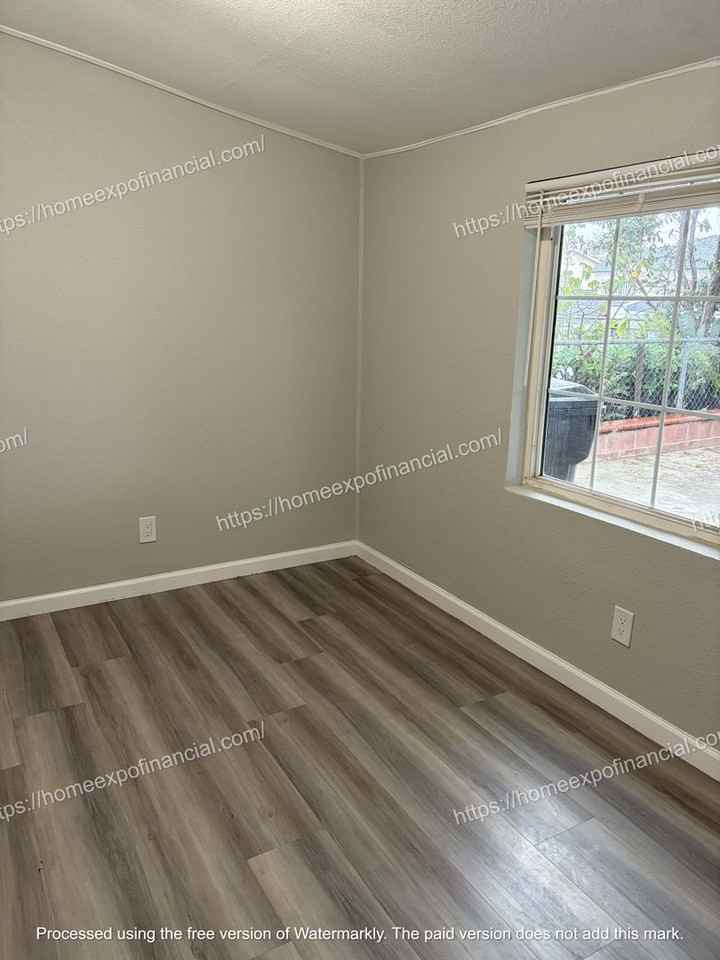 10060 Portola Ave - Photo 7 of 26