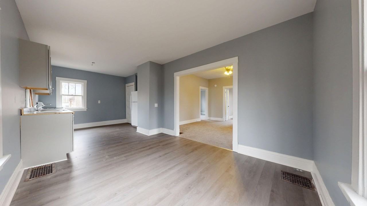 366 Fair St - Photo 4 of 14