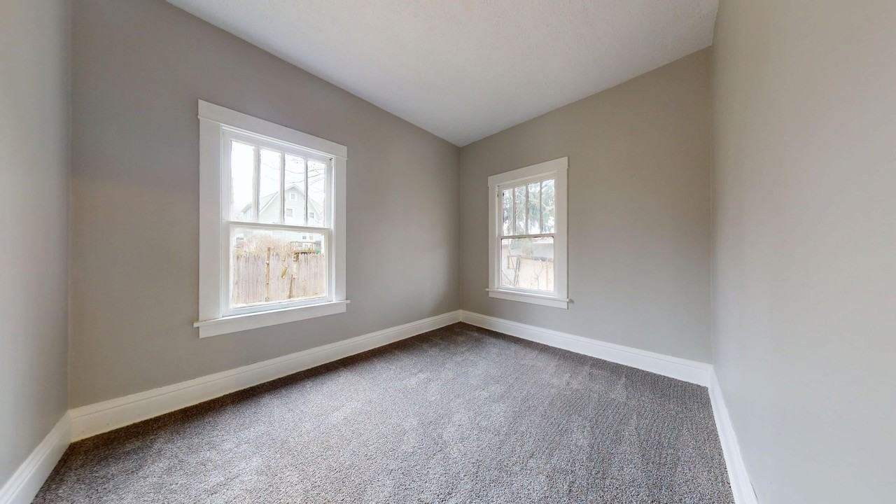 366 Fair St - Photo 7 of 14