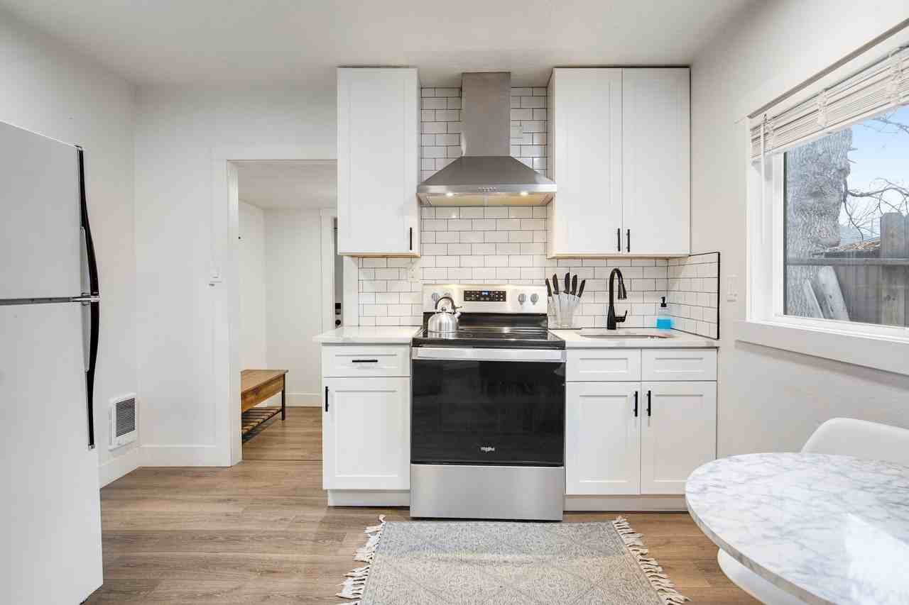 1503 S Newport St - Photo 4 of 32