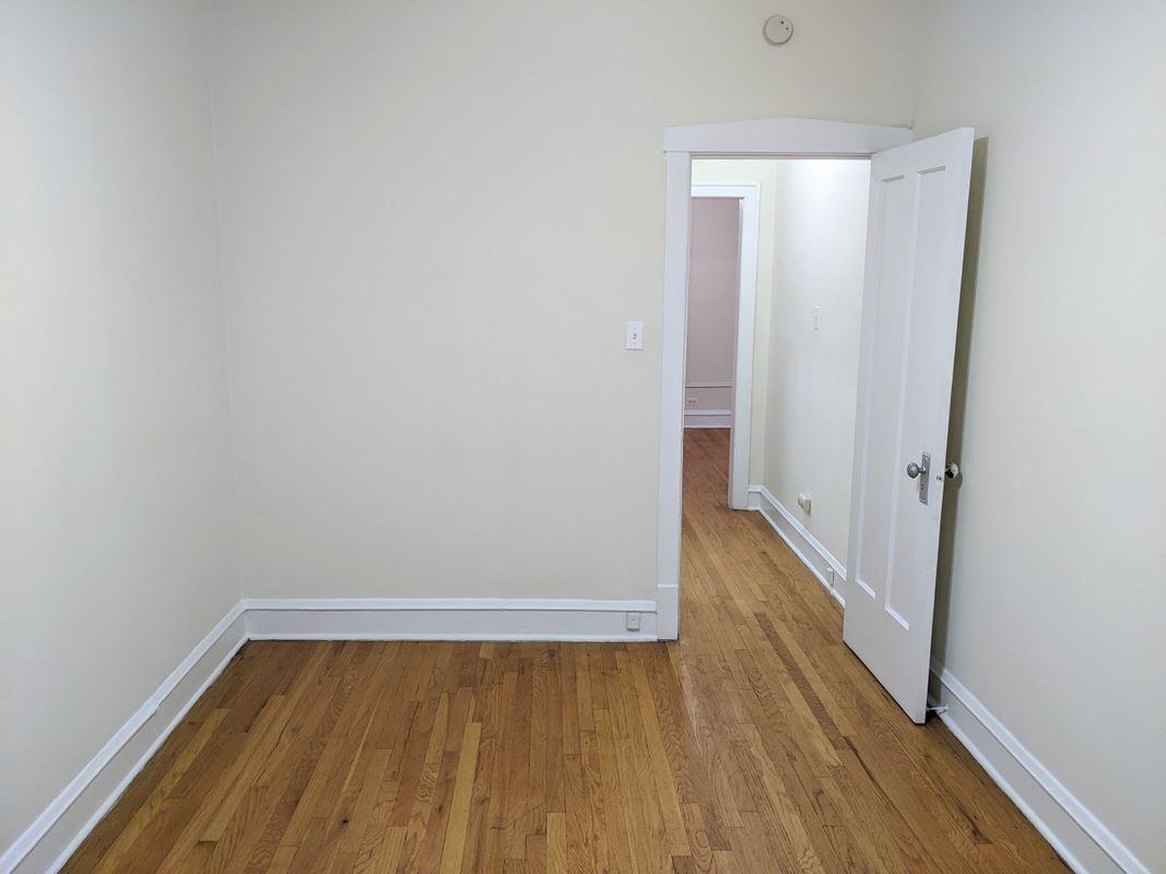 710 Seward St - Photo 2 of 9