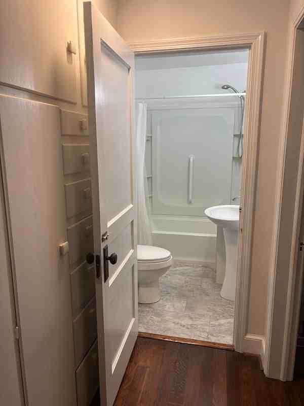 104 E Washington St - Photo 7 of 17