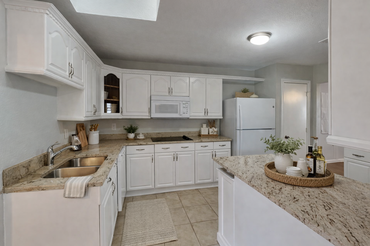 916 Wandering Way Dr - Photo 3 of 31