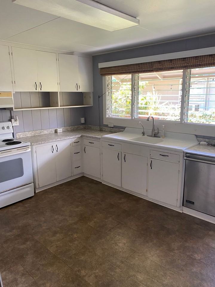 938 Punahele Pl - Photo 6 of 9