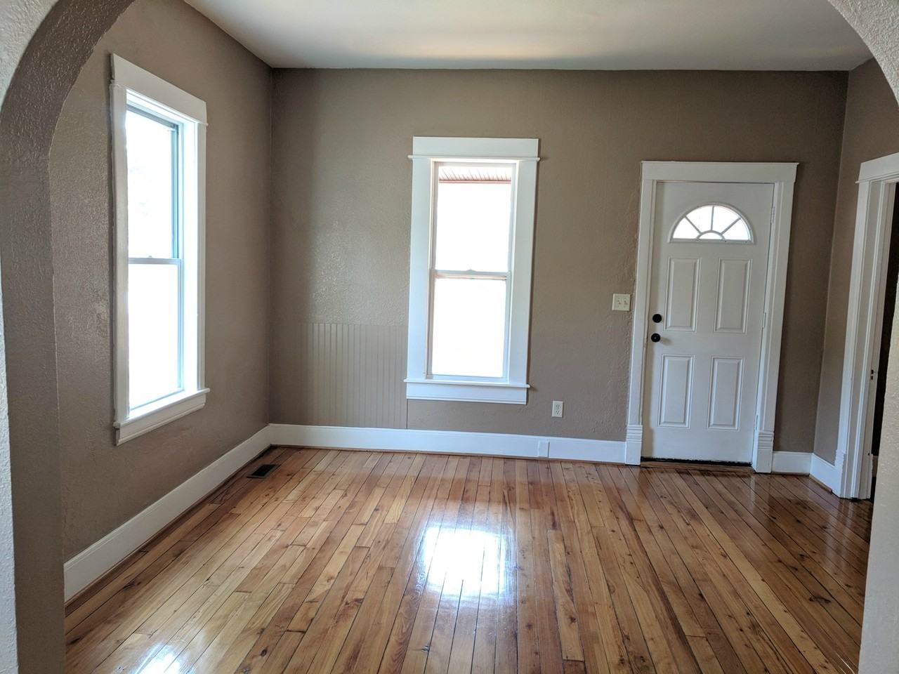 1666 Smith St - Photo 3 of 12