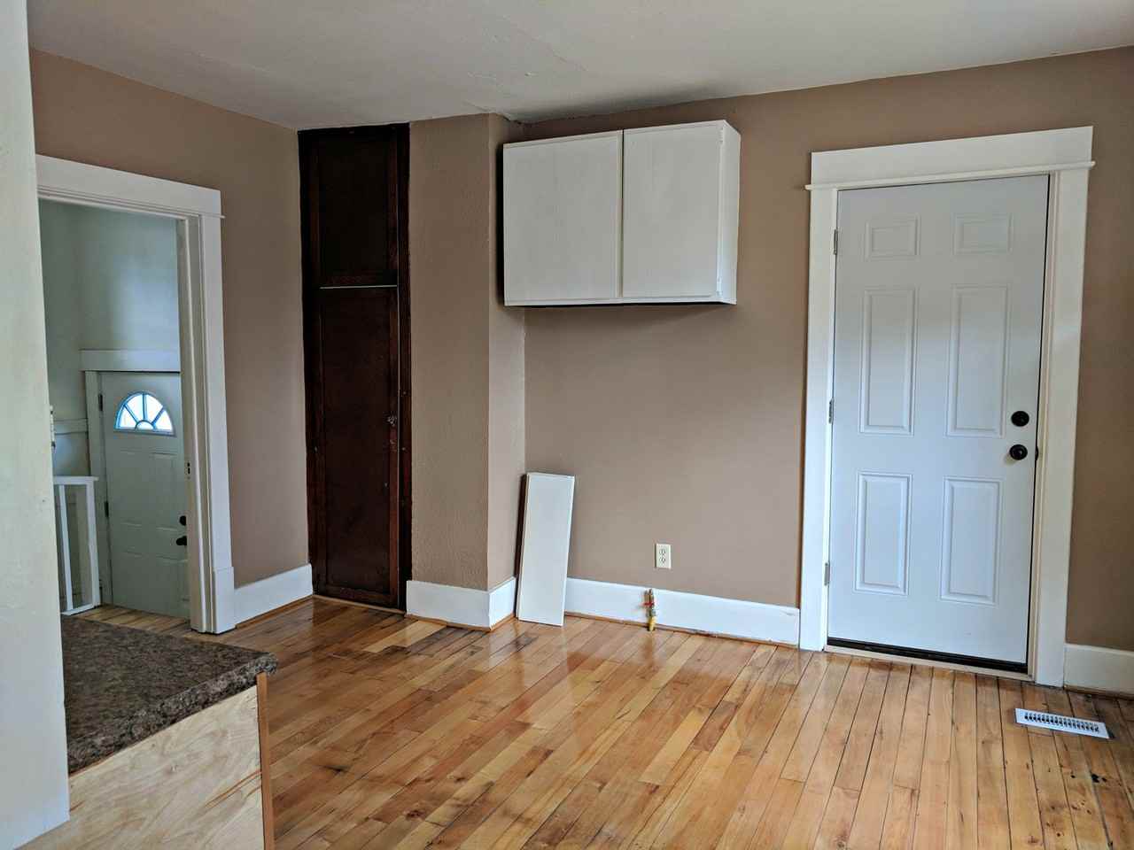 1666 Smith St - Photo 6 of 12