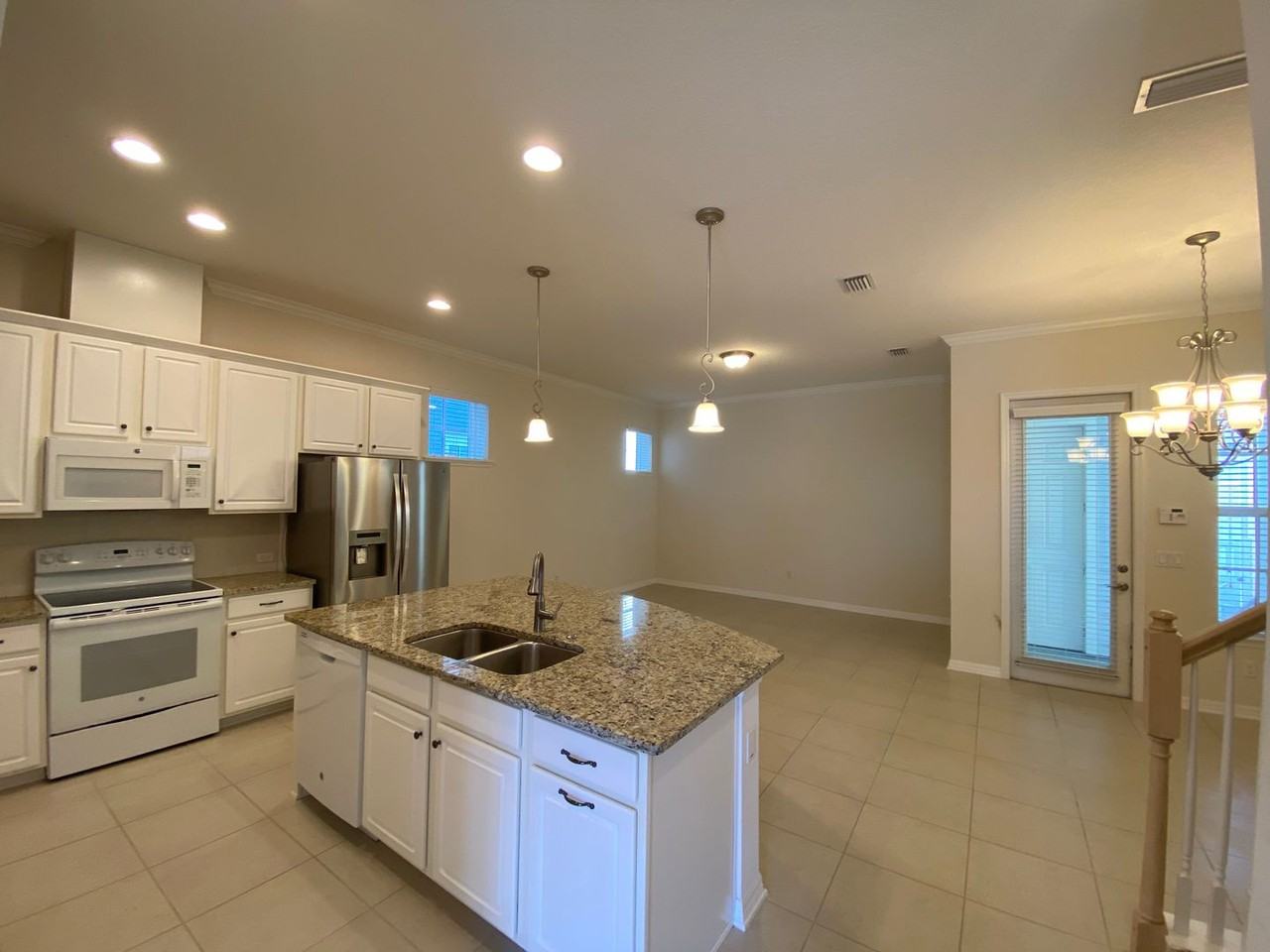 1453 Resolute St - Photo 4 of 9