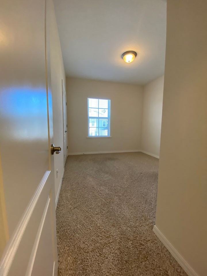 1453 Resolute St - Photo 6 of 9