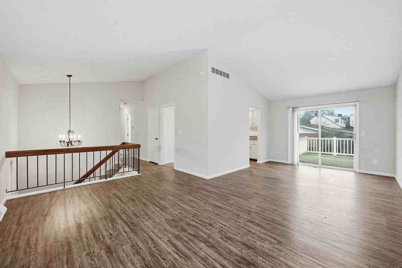 2583 Fleetwood Ave - Photo 7 of 50