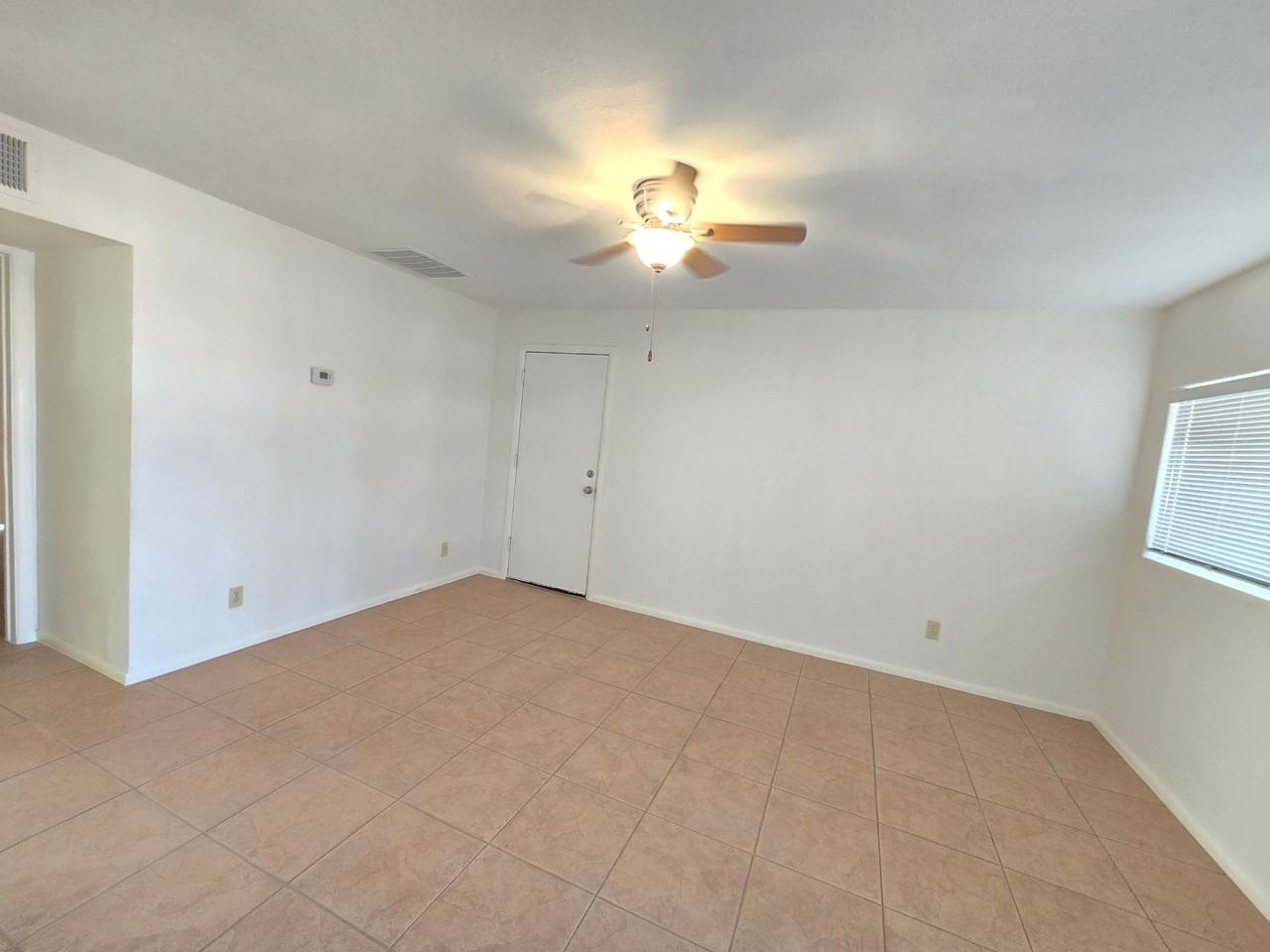 2031 E Lemon St - Photo 3 of 17