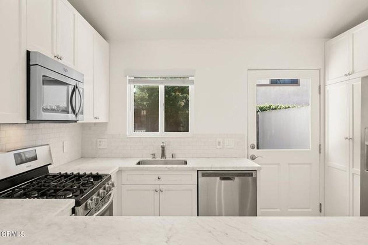 1104 Hingham Ln - Photo 4 of 13