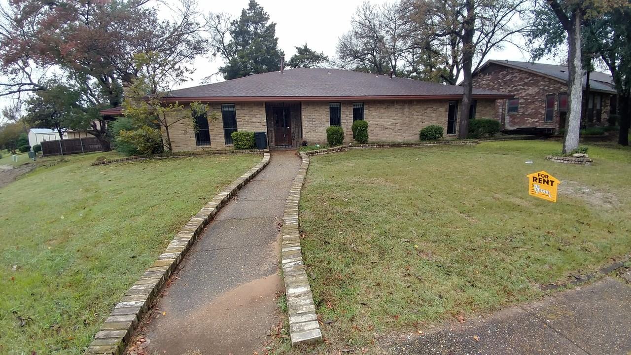 711 The Meadows Pkwy - Photo 3 of 22