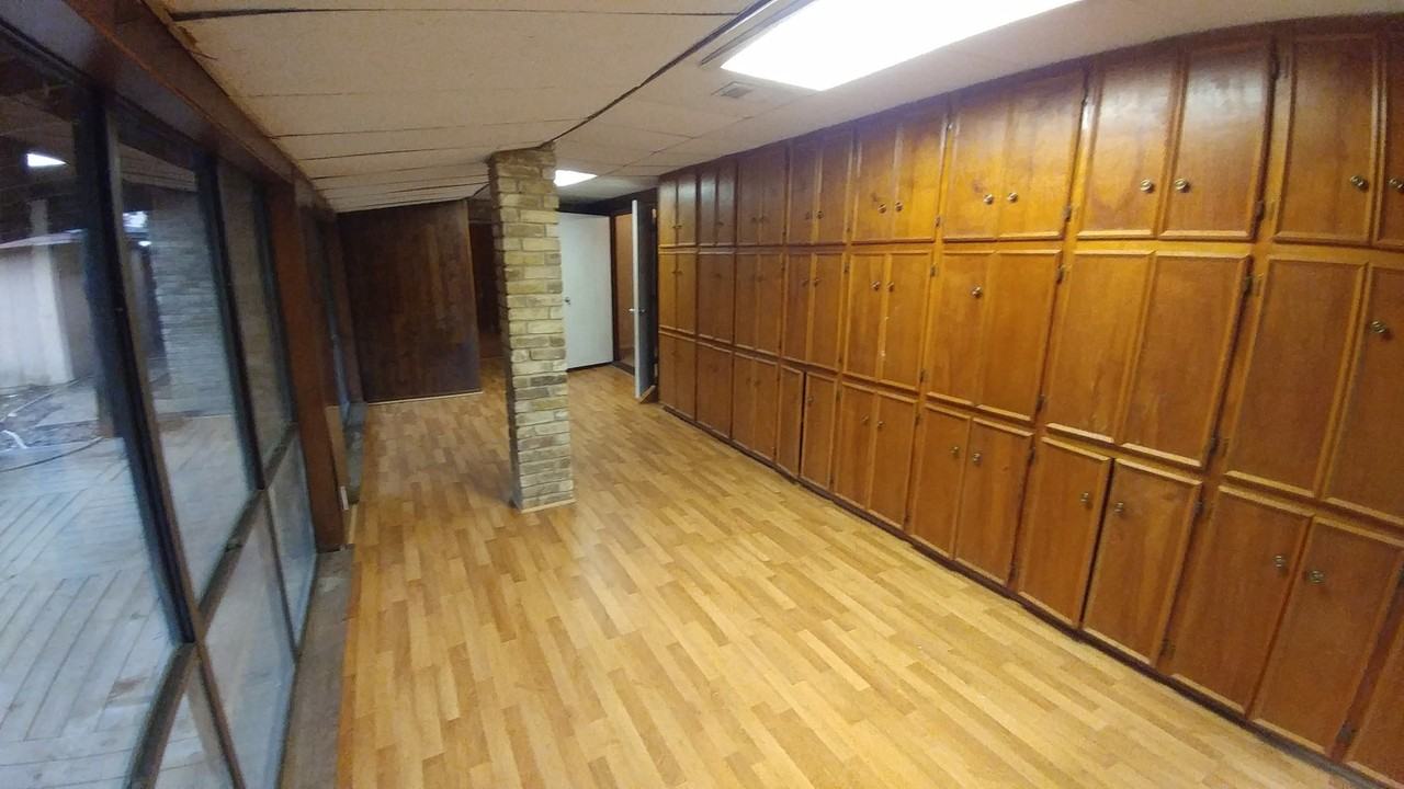 711 The Meadows Pkwy - Photo 5 of 22