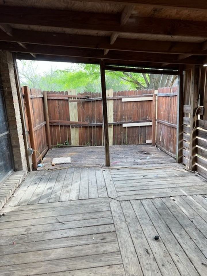 711 The Meadows Pkwy - Photo 4 of 22