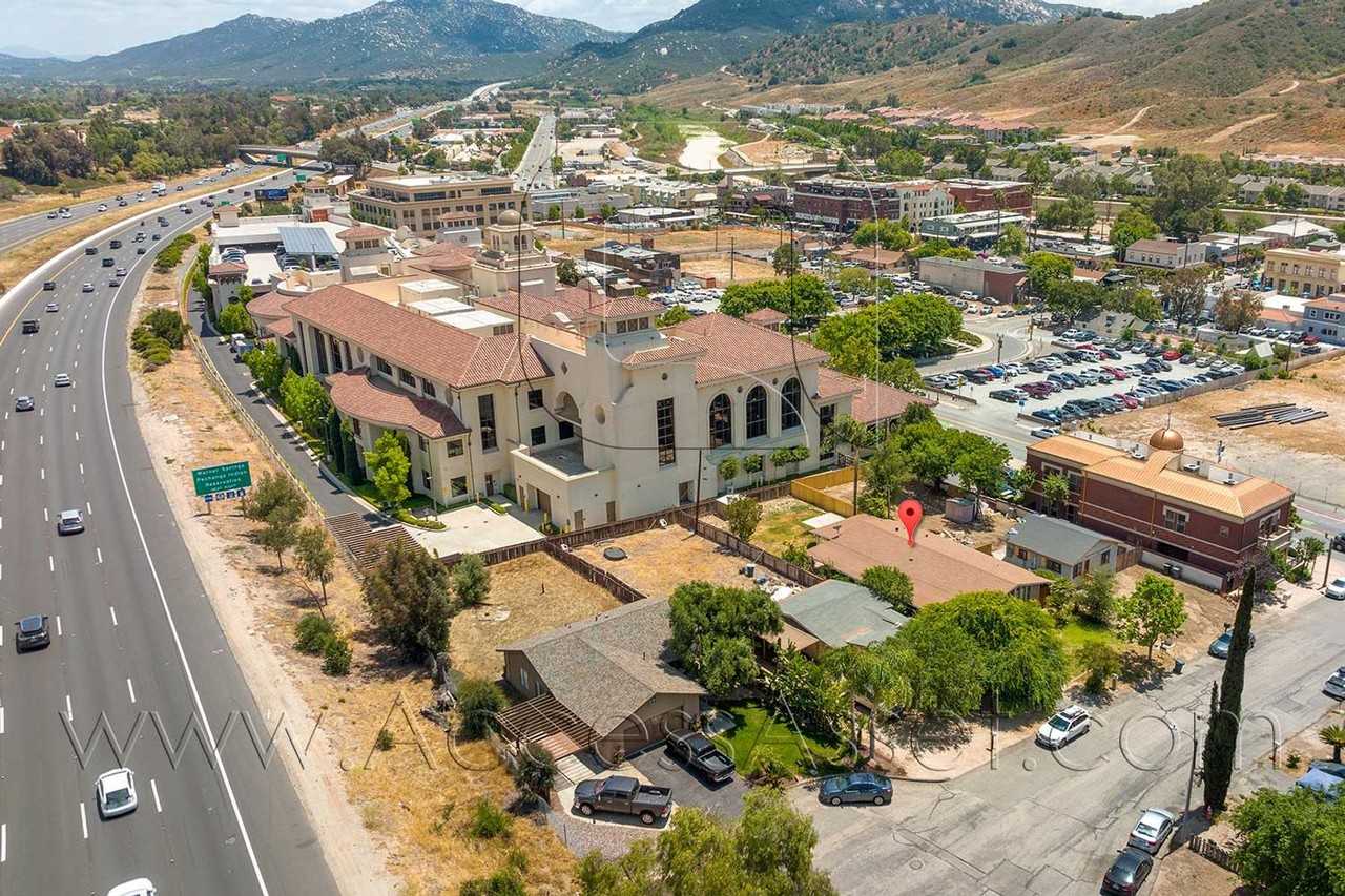 41868 4th St - Photo 2 of 37