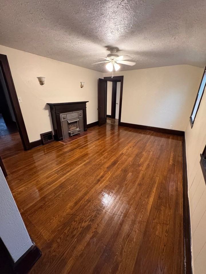 157 Halls Heights Ave - Photo 7 of 21