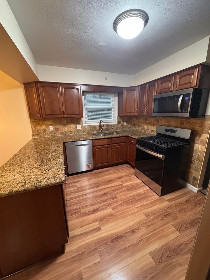 4759 Logan Arms Dr - Photo 7 of 22