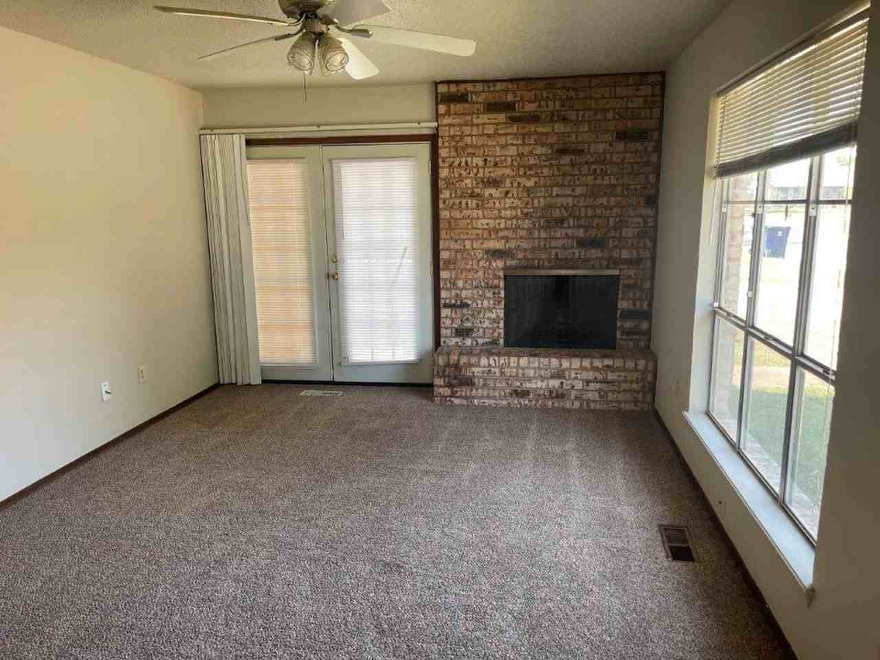 1602 Sw 86th St - Photo 5 of 14