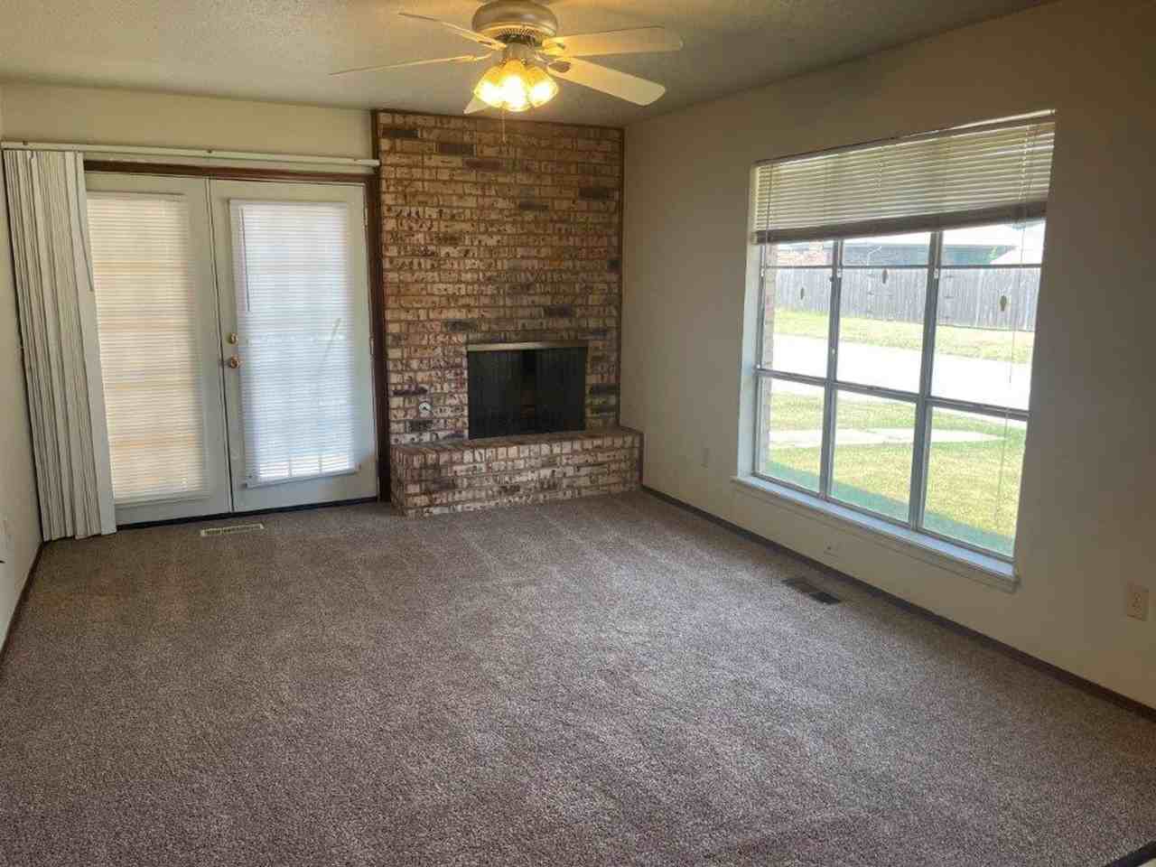 1602 Sw 86th St - Photo 6 of 14