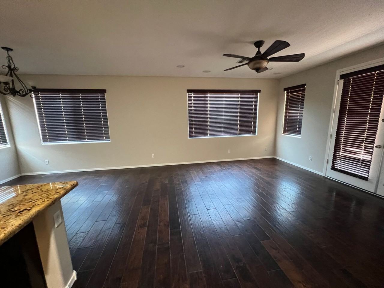 3364 E Ravenswood Dr - Photo 4 of 39