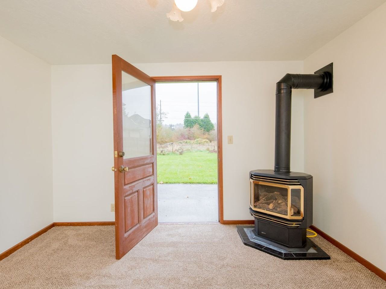 17320 Se Blanton St - Photo 6 of 34