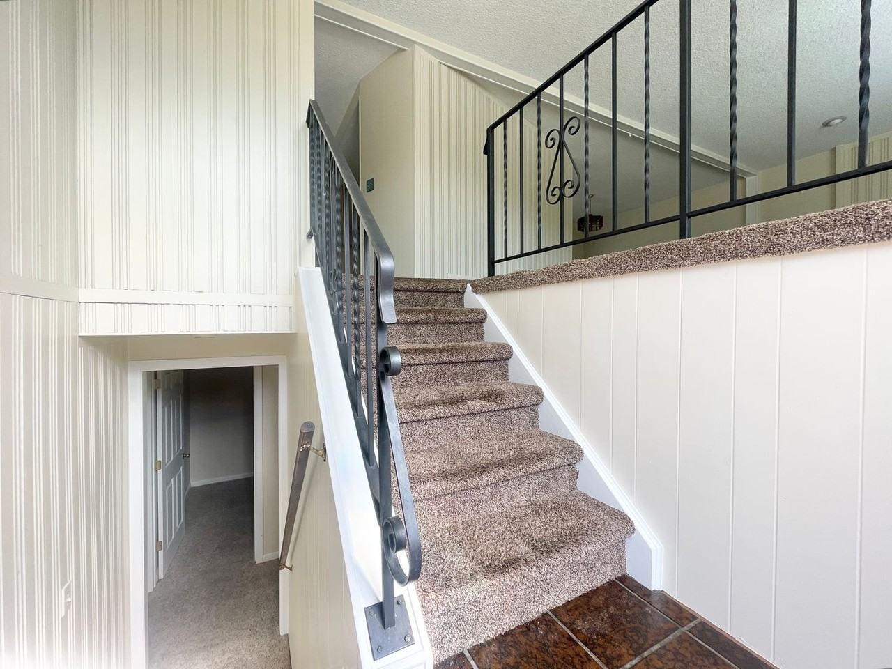 9709 S Altamont Dr - Photo 2 of 28