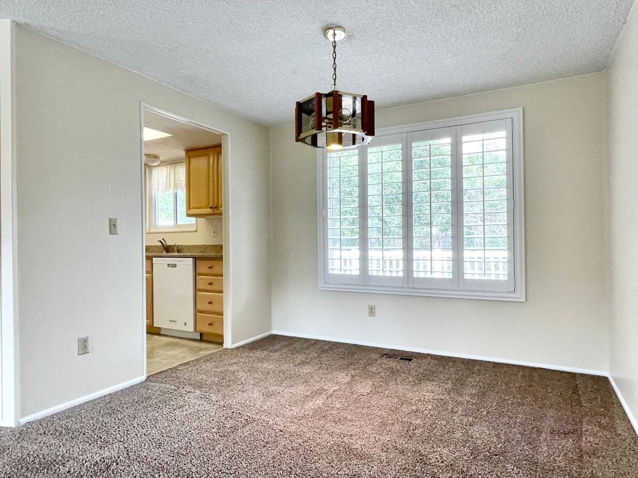 9709 S Altamont Dr - Photo 6 of 28