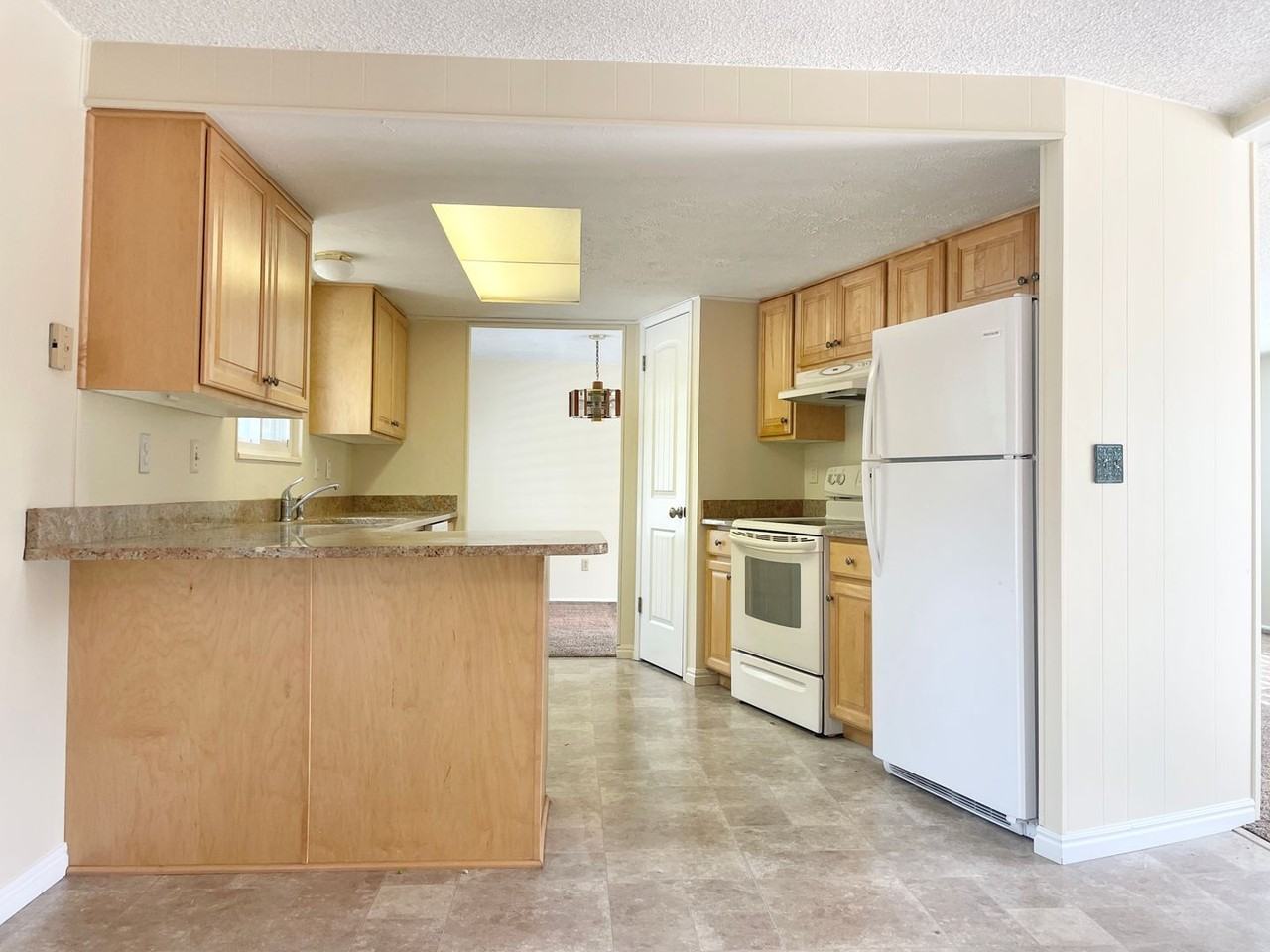 9709 S Altamont Dr - Photo 7 of 28